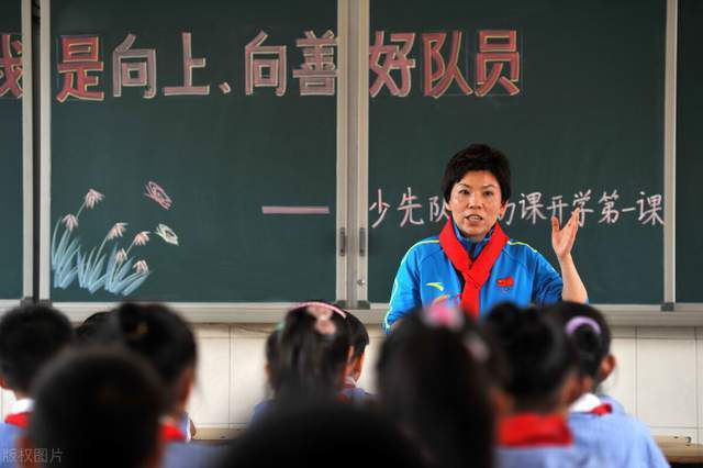 据慢镜头报道，邓弗里斯已经回到训练场进行训练，而劳塔罗和迪马尔科继续在健身房进行训练。